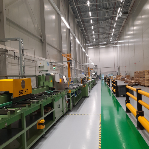 New cutting facility will reduce lead times for European users of NSK linear guides Las nuevas instalaciones de corte de guías lineales de NSK en Tilburg ofrecen plazos de entrega de un máximo de siete días para cualquier lugar de Europa