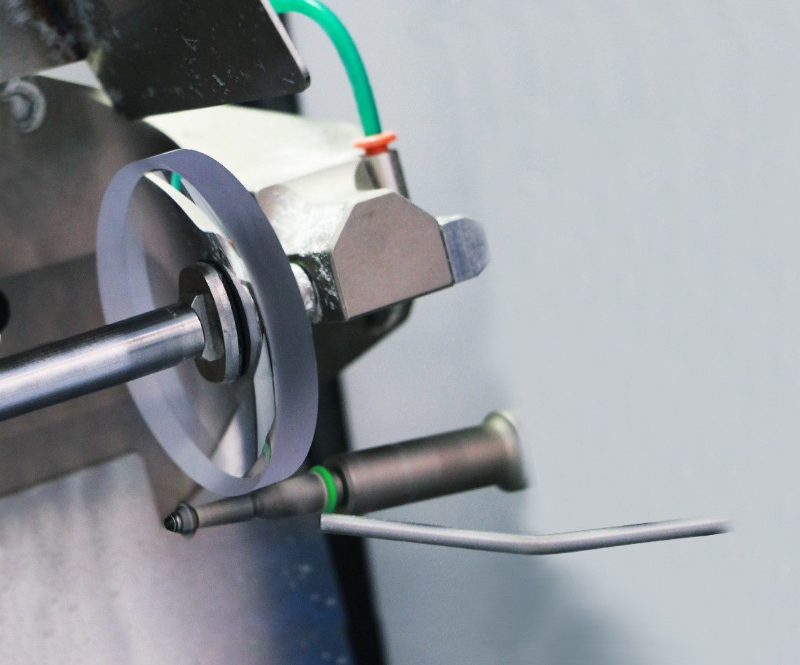 CON_MEI_Milling-Process.jpg MEI System’s machines can cut any type of lens, even in complex shapes
