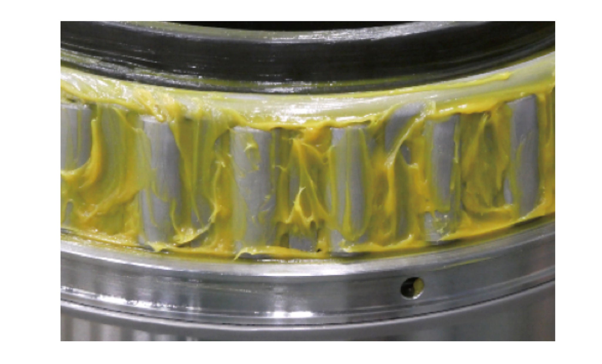 Tapered Roller Bearing, Sealed-Clean, 4 Row, Grease NSK’s new sealed-clean, four-row tapered roller bearings with water-resistant grease